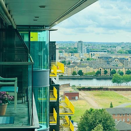 Modern 2Bed 2Bath Apartment Canary Wharf - Upto 5 Person London Exteriör bild