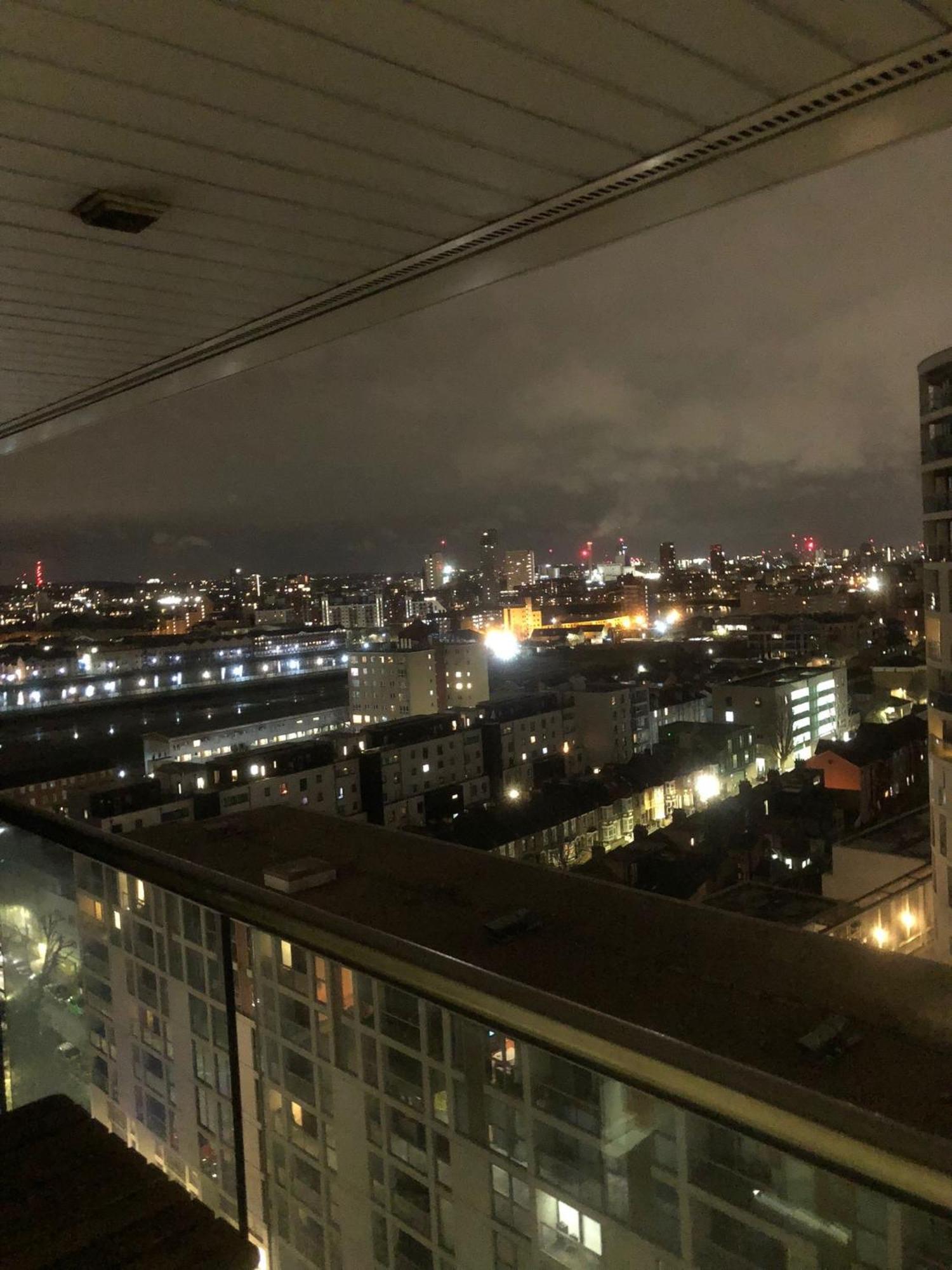 Modern 2Bed 2Bath Apartment Canary Wharf - Upto 5 Person London Exteriör bild