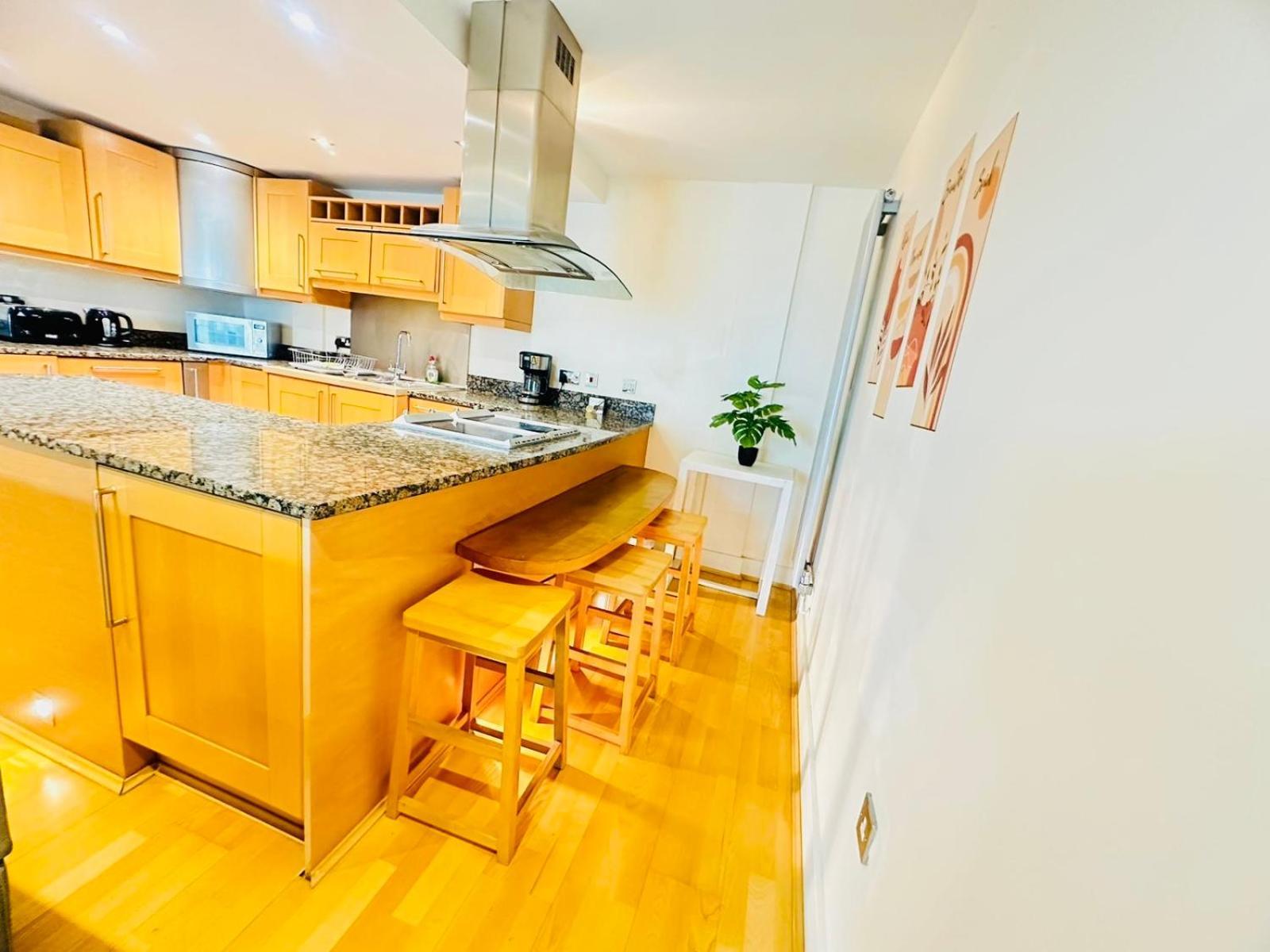 Modern 2Bed 2Bath Apartment Canary Wharf - Upto 5 Person London Exteriör bild