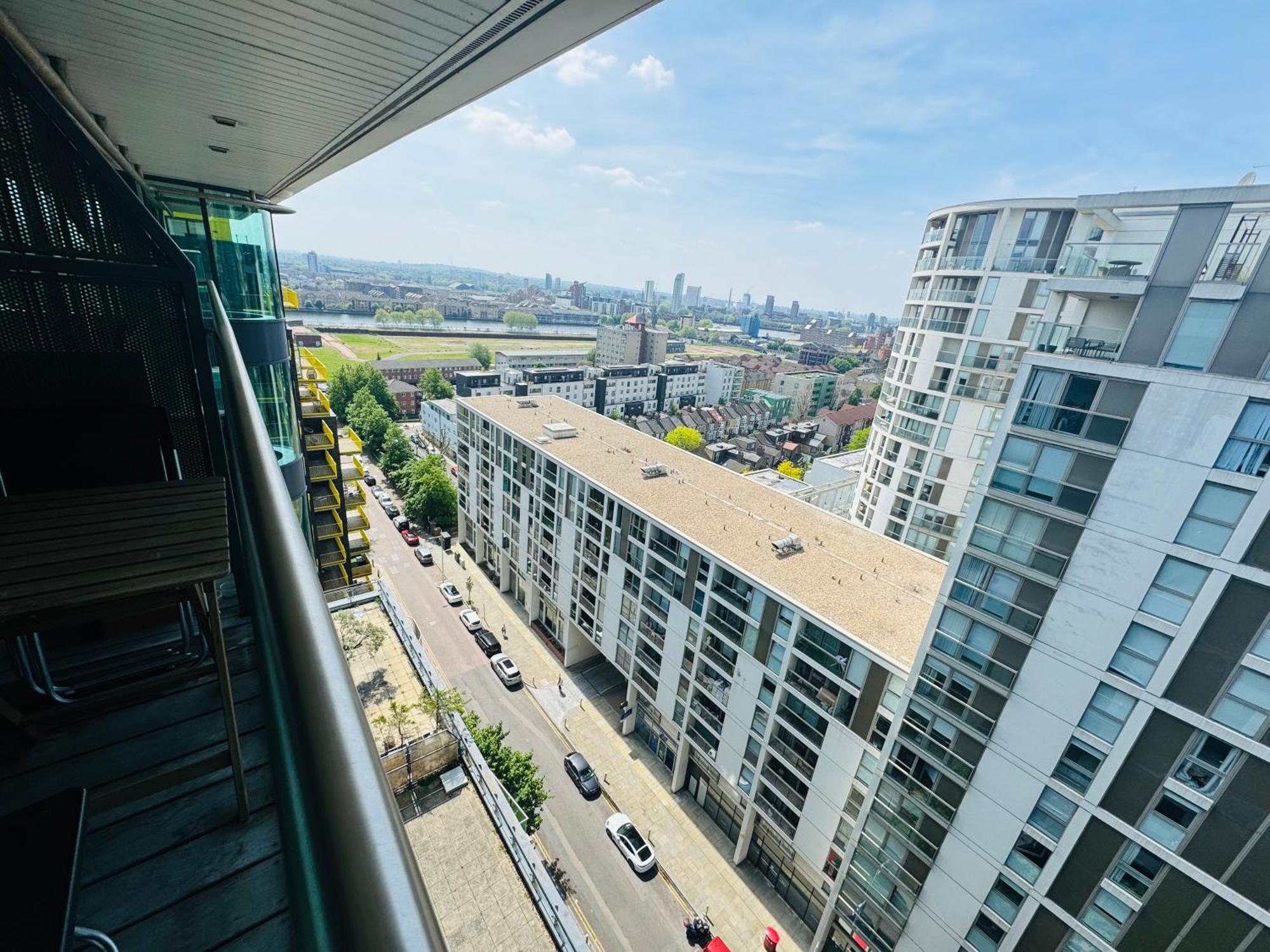 Modern 2Bed 2Bath Apartment Canary Wharf - Upto 5 Person London Exteriör bild