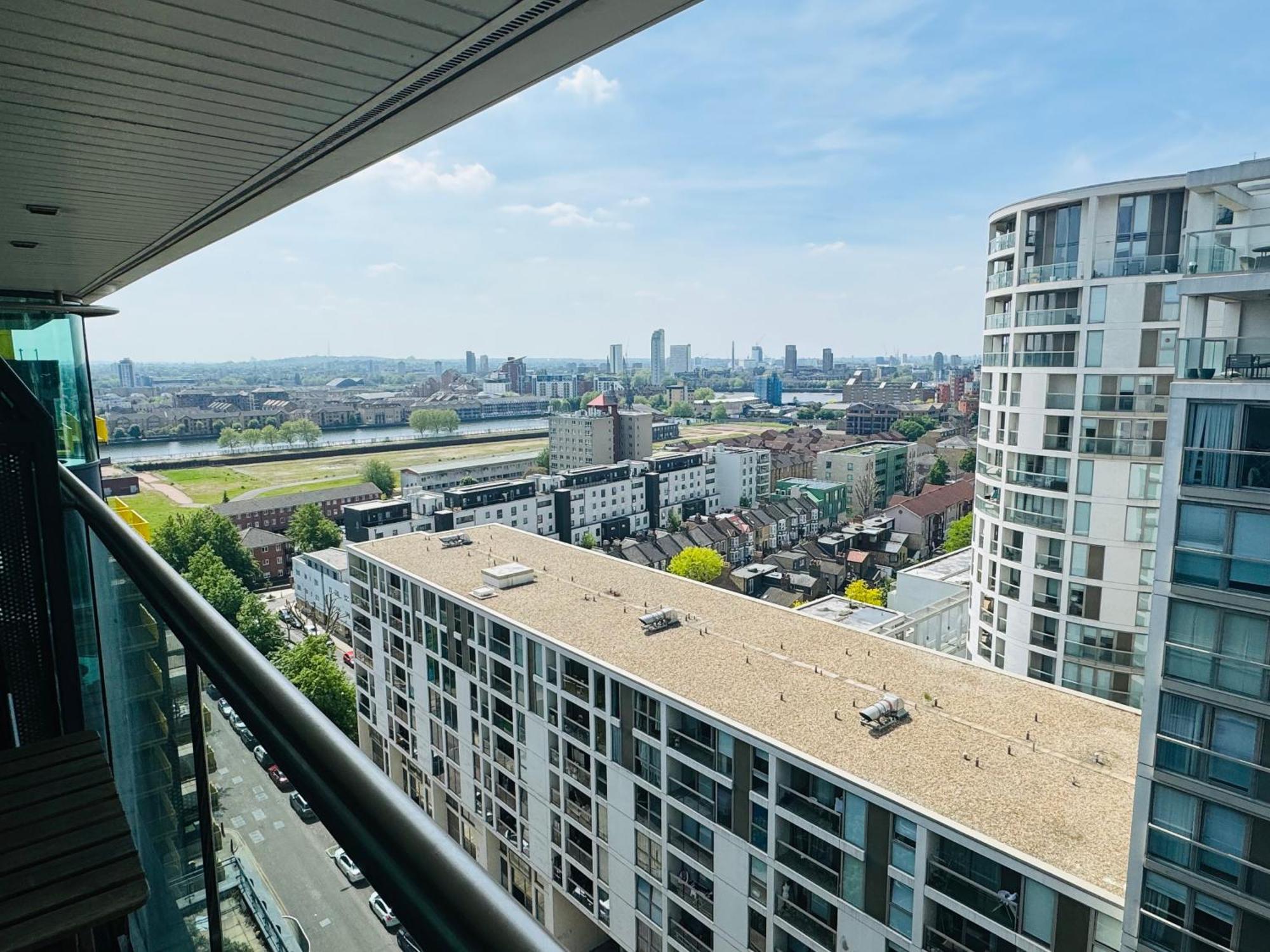 Modern 2Bed 2Bath Apartment Canary Wharf - Upto 5 Person London Exteriör bild