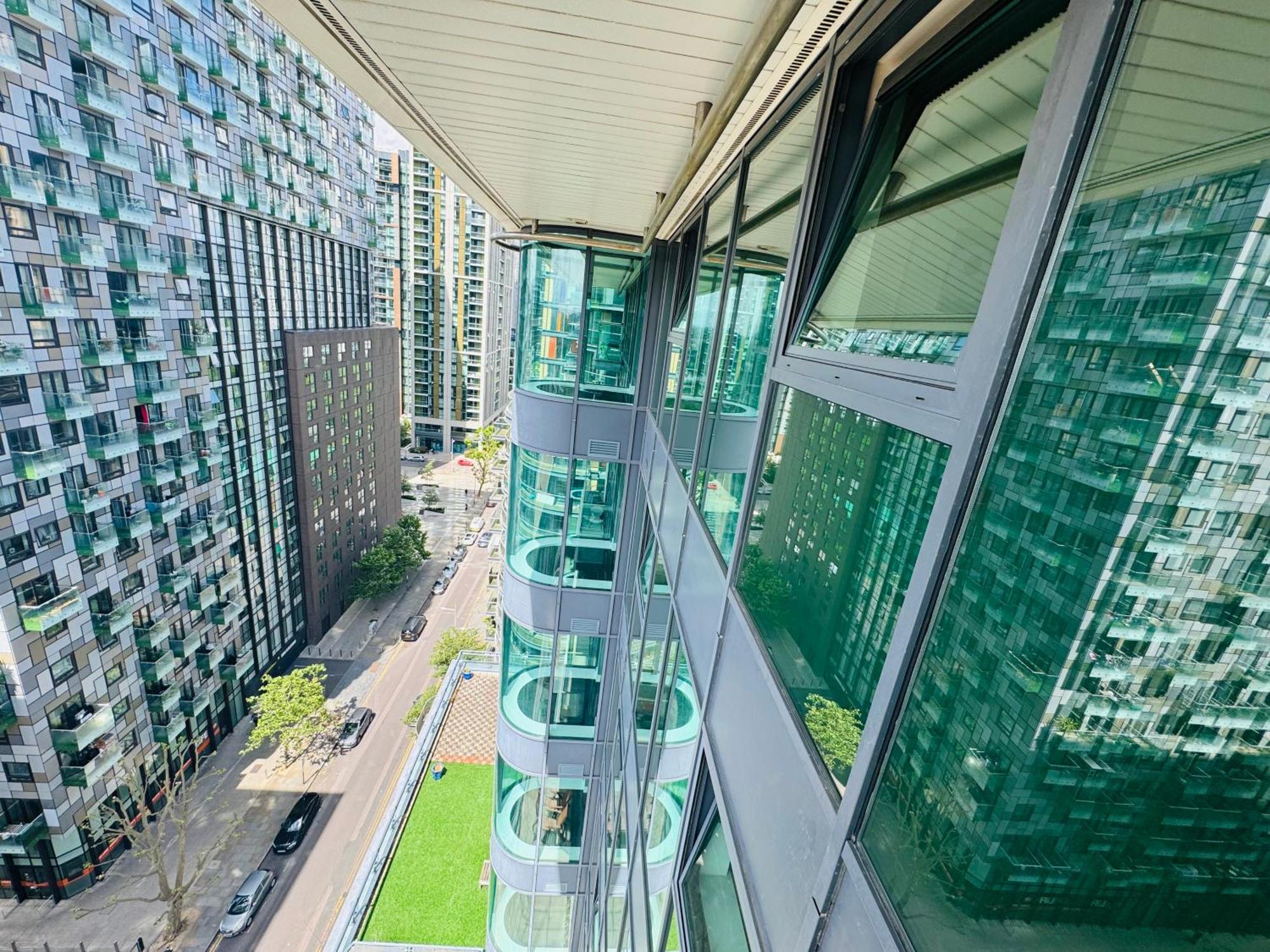 Modern 2Bed 2Bath Apartment Canary Wharf - Upto 5 Person London Exteriör bild